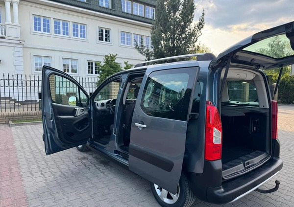 Peugeot Partner cena 26500 przebieg: 232000, rok produkcji 2011 z Warszawa małe 172